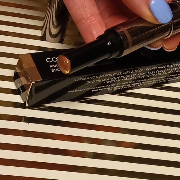 Danessa Myricks Multi-use Duo Pigment Stick. Prismatic duo For Eyes,Lips &Face - Picture 3 of 6